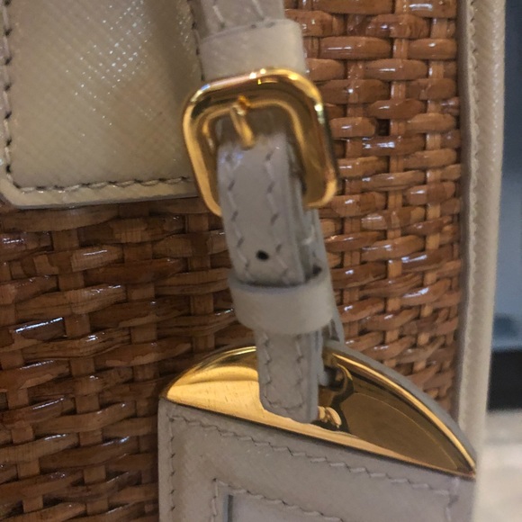 Authentic Prada bag with cream leather - Picture 3 of 8